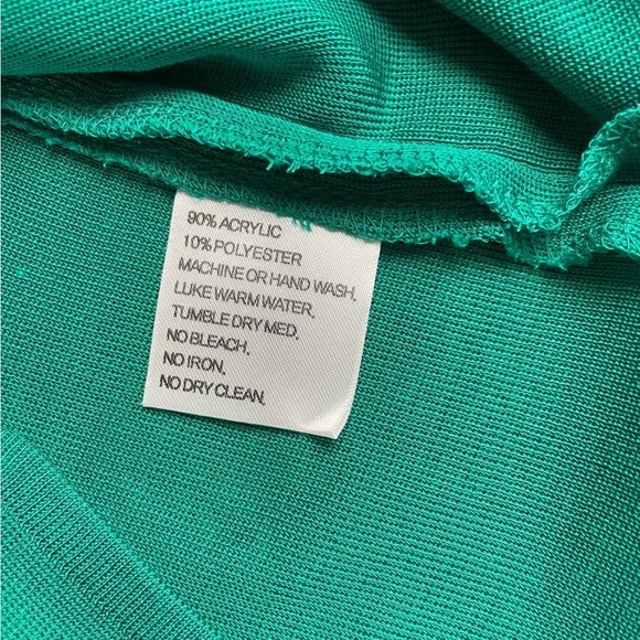 Exclusively Misook classic green knit tank top with slits on sides size M - Picture 3 of 5